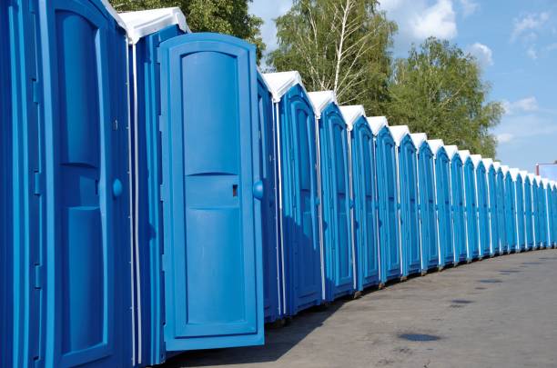 Best Portable restroom trailer rental  in Fairfax, MN